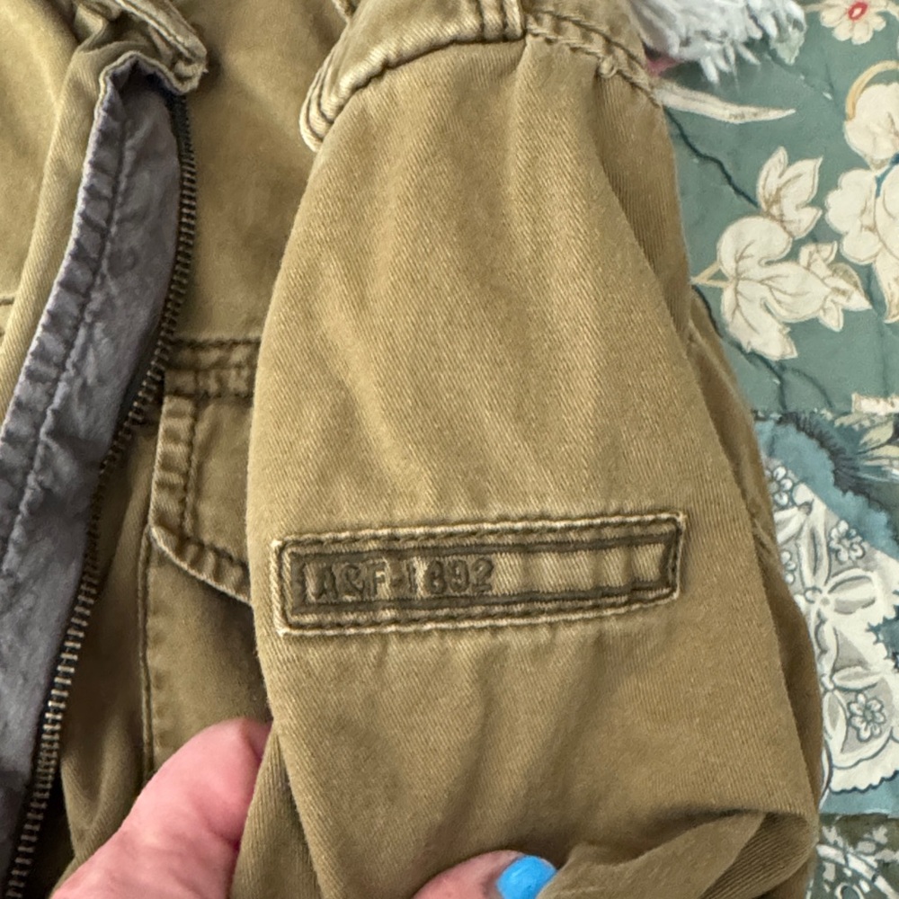 Abercrombie Khaki Utility Jacket for Women - Picture 7 of 10
